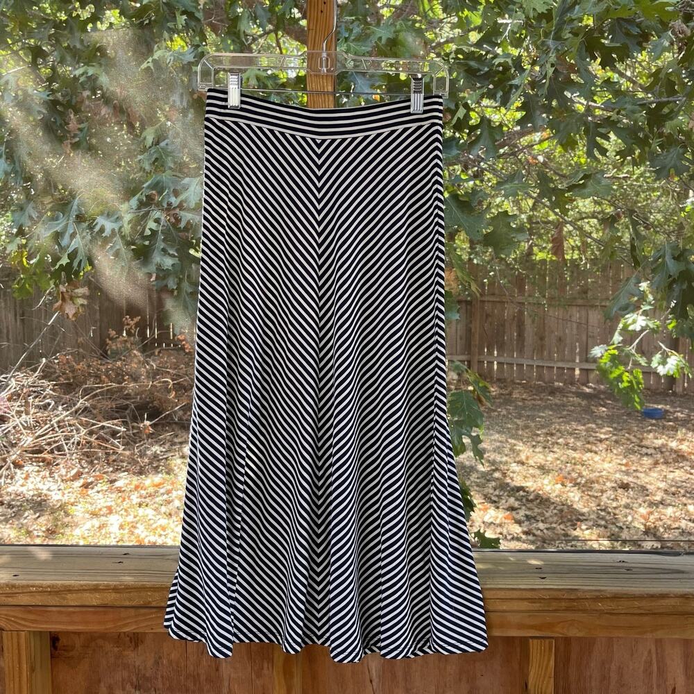 LOFT Women's Navy & White Striped Pull On Midi Skirt Size XSP. NEW!